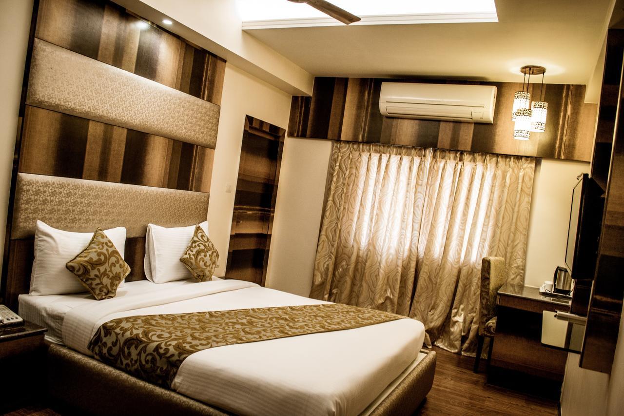 The Majestic Suites Kolkata Exterior photo